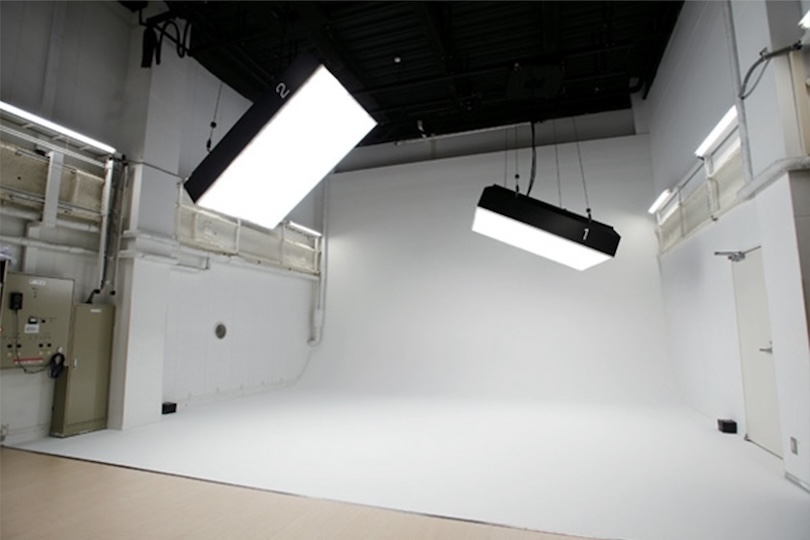 【studio03】ムービー、スチール兼用の電動バンクシステム