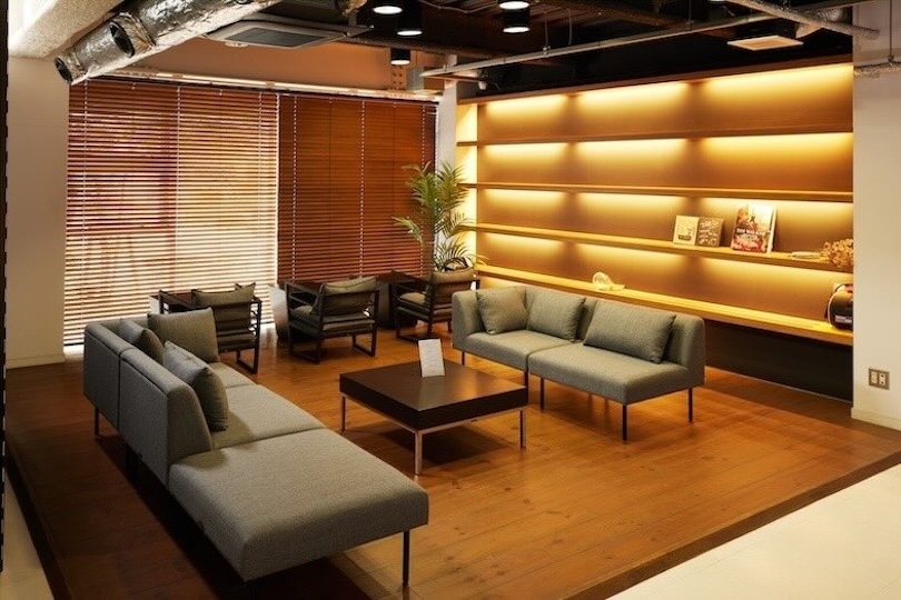 【エントランス】対談・インタビュー撮影にもおすすめ