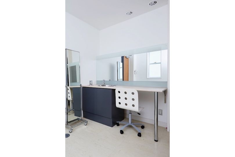 【ゲストルームＢ】2階でメイクルーム、控室として