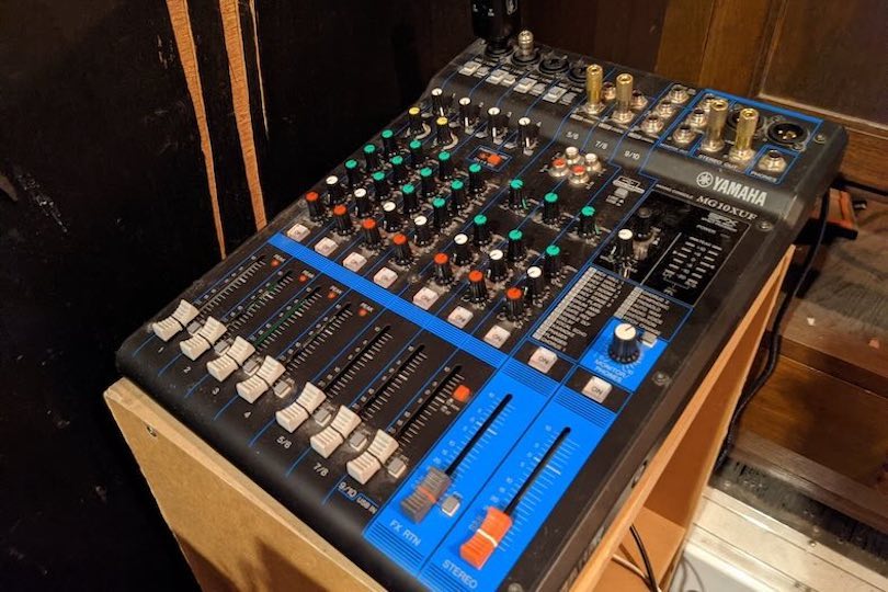 備品 ミキサー（YAMAHA MG10XUF）