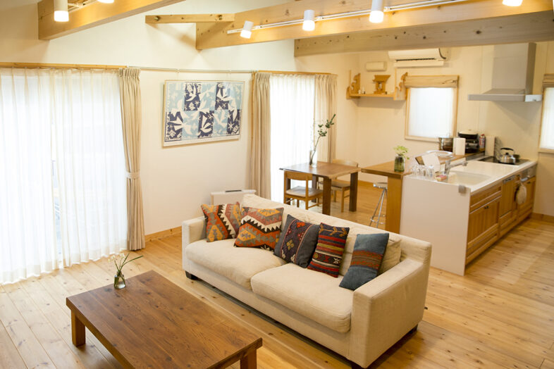 guesthouse MOSHIMO｜家具や家電・インテリアのCM撮影におすすめ！フローリング床の『撮影スタジオ』