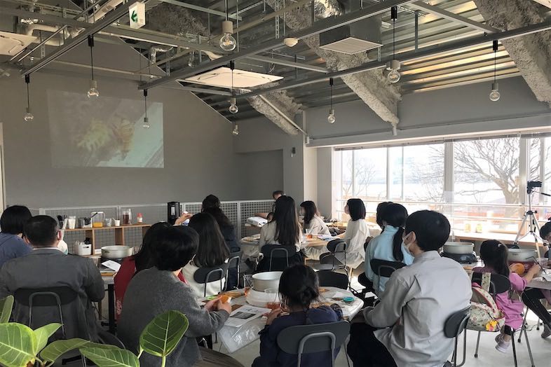 GOBLIN.晴海店｜プロジェクターを投影しイベントや会議利用も可能です