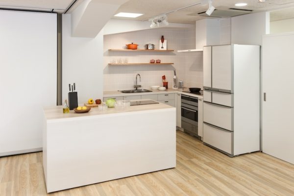 便利な可動式アイランドキッチン