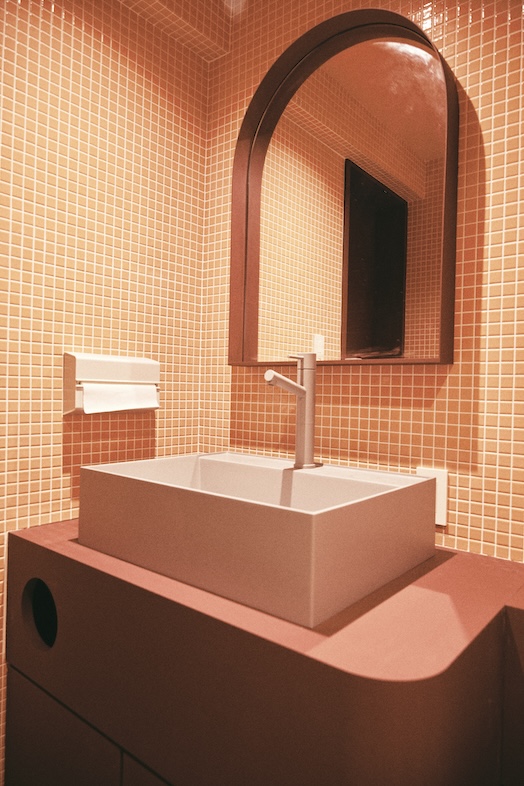 デザイン性の高い洗面スペース