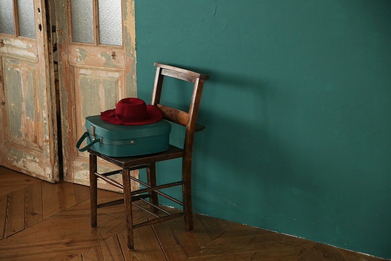 【濃グリーン壁】インパクトのあるカラー壁