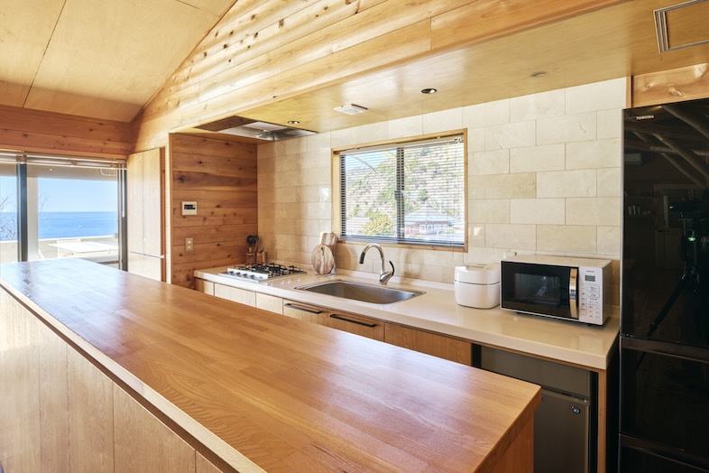 【キッチン】ウッドを基調とした温かみのある空間