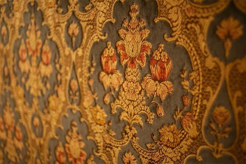 雰囲気抜群な金華山織の刺繍の壁紙
