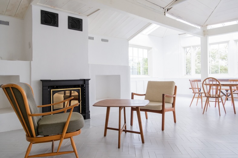【HOME】アンティーク調のイギリスや北欧家具が豊富
