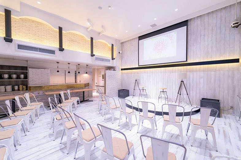 GOBLIN.恵比寿HALL店｜最大100名収容で着席でもスタンディングでも対応可能