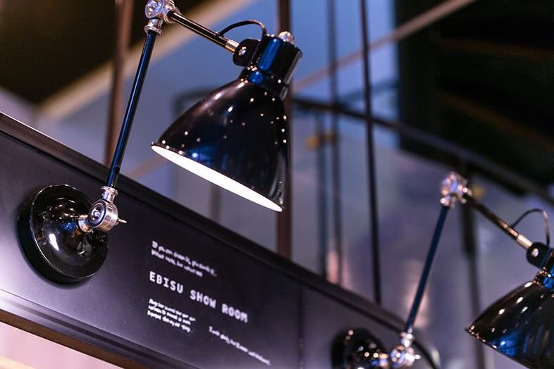 GOBLIN.恵比寿HALL店｜スタイリッシュなスポットライトなど、細部にまでこだわった空間