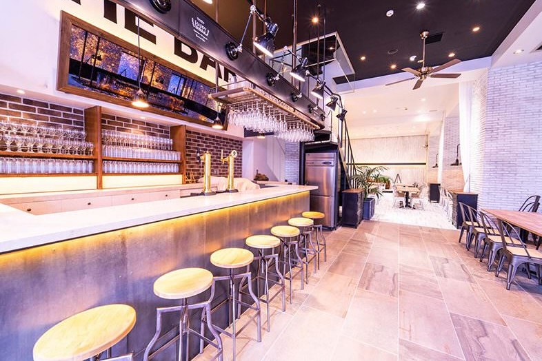 GOBLIN.恵比寿HALL店｜ドリンク提供や受付スペースとして活用できるカウンターは、交流会やPRイベントで大活躍間