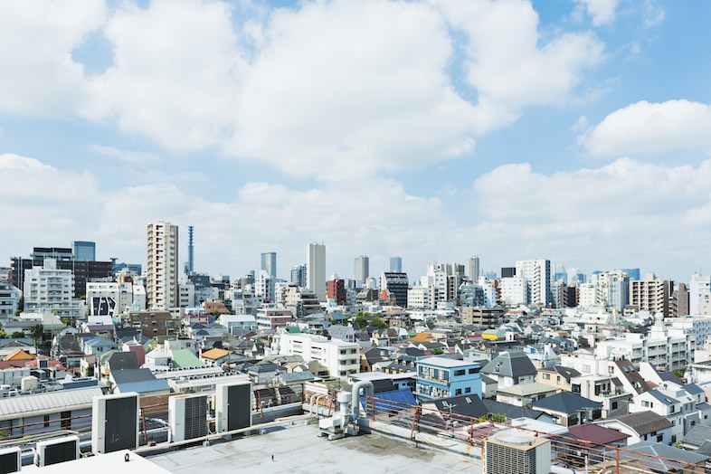 都内街並みを背景に撮影できるルーフトップ