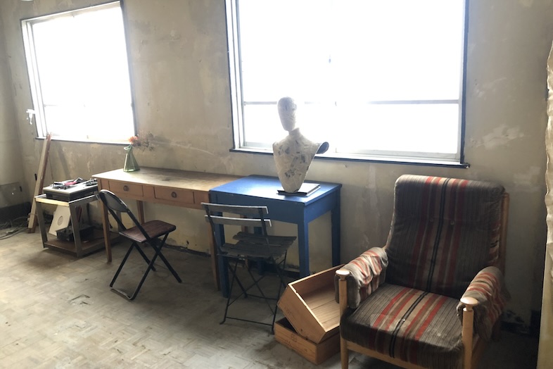 rope｜【2F】窓から自然光が豊富に差し込みます