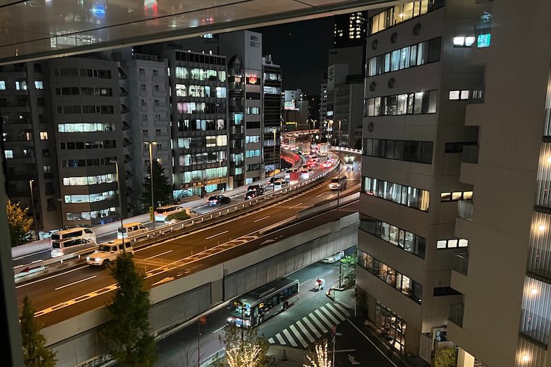 INFIELD / 渋谷ソラスタコンファレンス｜バーチャル背景を使用した番組撮影に！背景合成できるクロマキーの『撮影スタジオ』