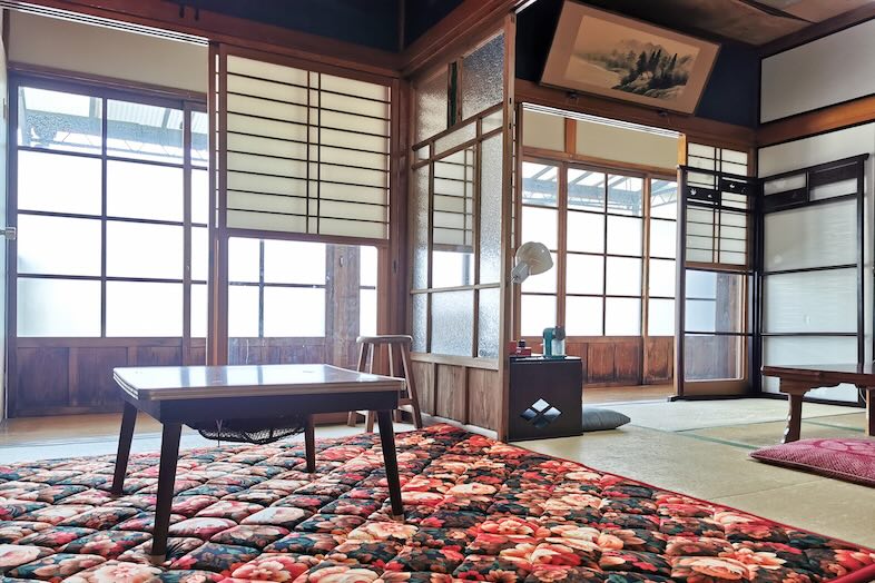 なでしこの花｜【2F】古建具が美しい広々としたノスタルジックな空間