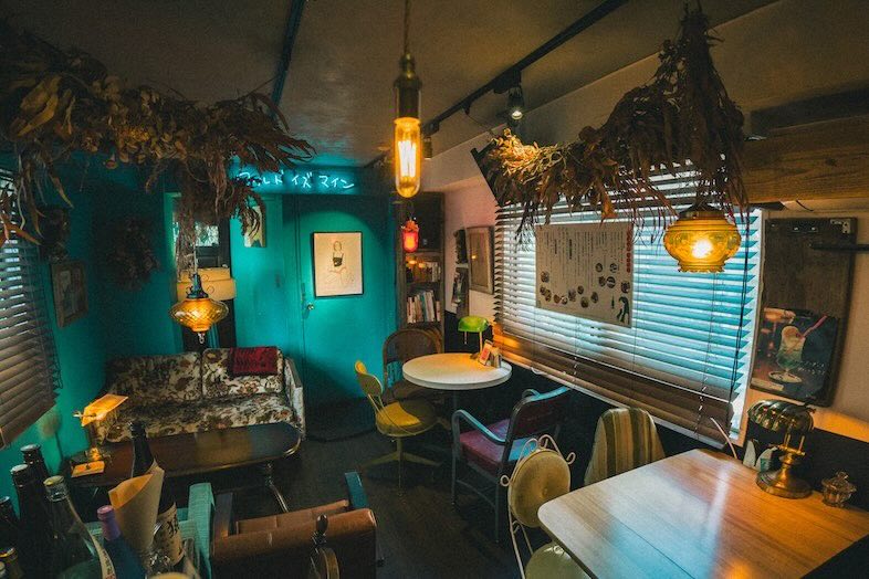 GOBLIN.池尻大橋BAR店｜こだわり抜いてセレクトされたヴィンテージファニチャーが揃う