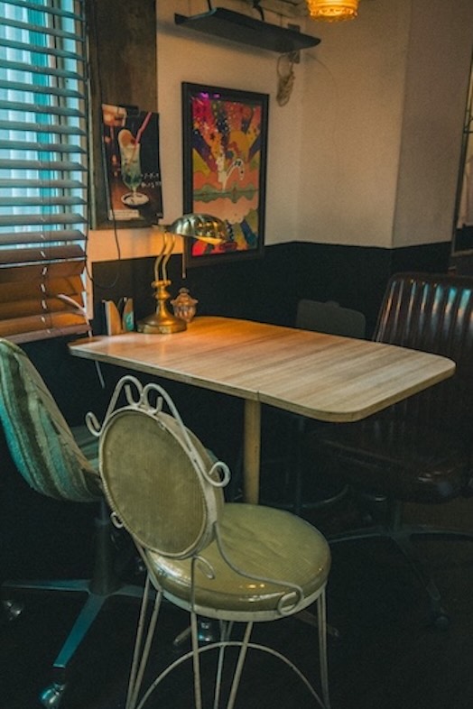 GOBLIN.池尻大橋BAR店｜ノスタルジックなカフェでMVに差し込むトークシーンに