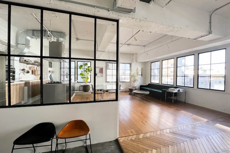 【Studio rauque】New York スタイルのスタイリッシュな空間で幅広い撮影が可能