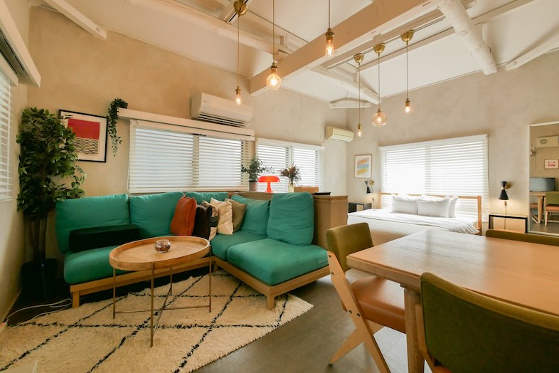 846apartment / 2F｜ブラインドカーテンで自然光の調節も可