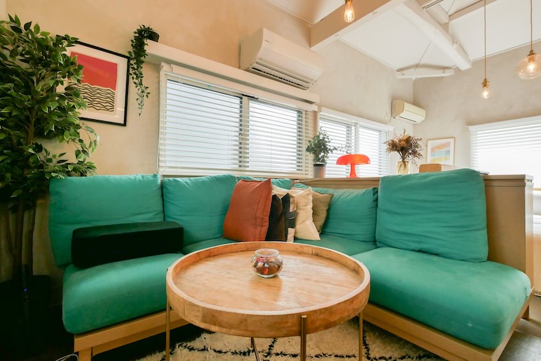 846apartment / 2F｜ソファブースでの対談・インタビュー撮影におすすめ