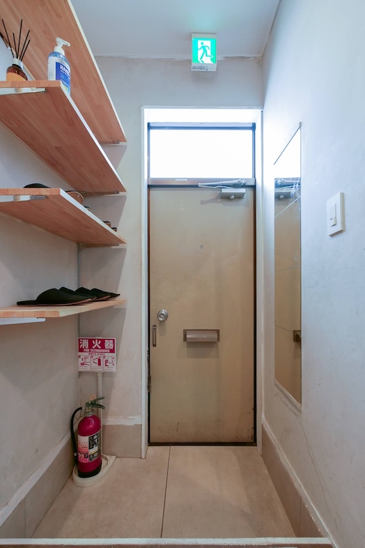 846apartment / 2F｜玄関