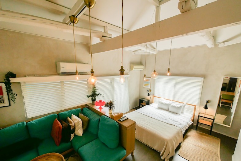 846apartment / 2F｜天井高4mの開放的な空間