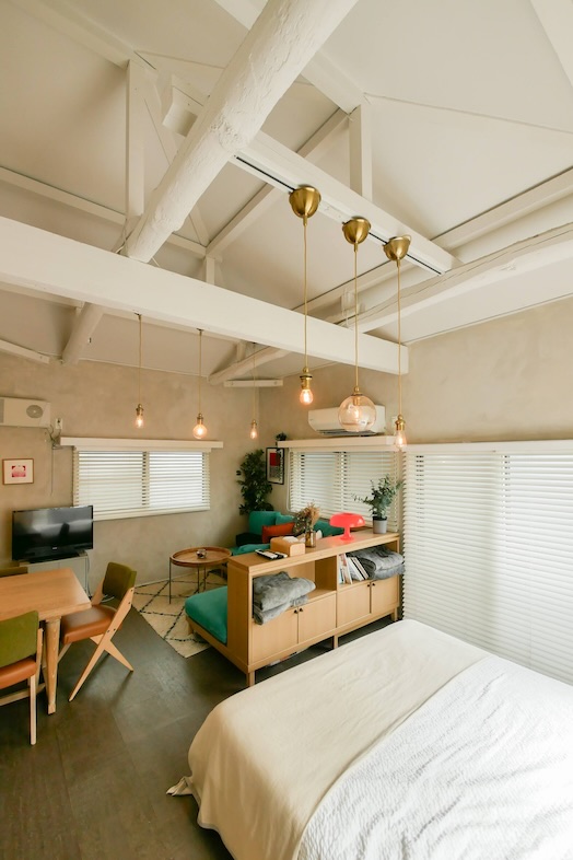 846apartment / 2F｜複数の窓から自然光が差し込みます