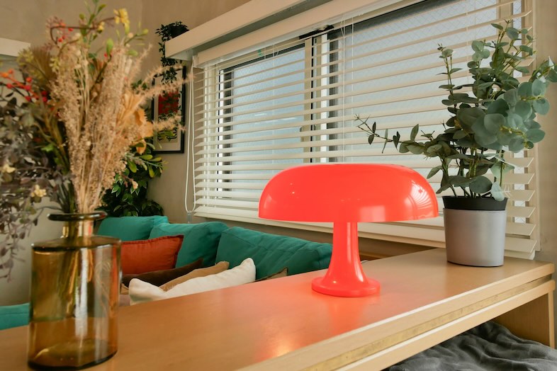 846apartment / 2F｜個性的な家具・小物充実