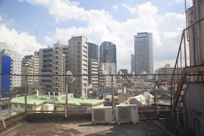 UC｜【屋上】ビルなど都会的な背景