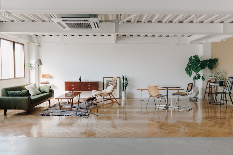 STUDIO RAWR｜自然光が空間全体に差し込む明るい空間