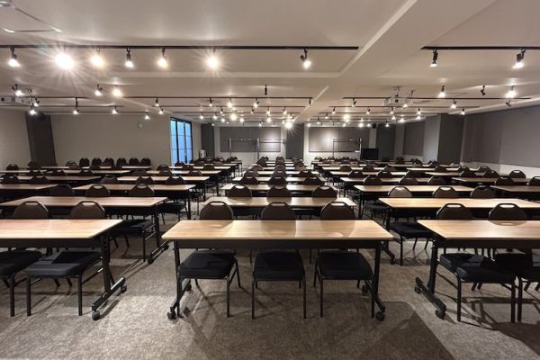 オフィスシーンや会議シーンの撮影にぴったり