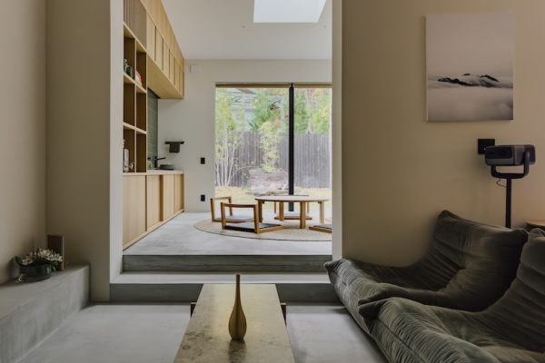 緩やかな段差やソファブース、座卓スペースも画になります