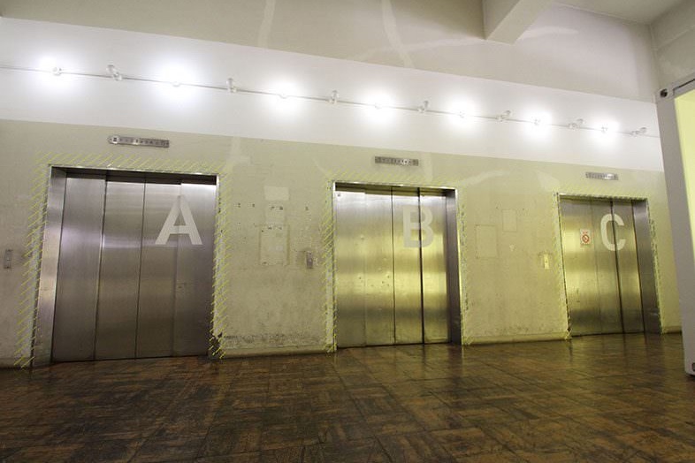 品川 WAREHOUSE Konan ENTRANCE｜大型エレベーターはMV・PVの背景に最適