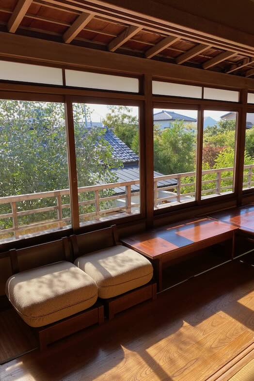 Studio Hamajikan – 湘南の古民家｜【2F和室】中庭を見渡せる廊下