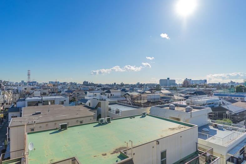 GOBLIN.学芸大学SKY LOUNGE店｜街並みを一望できる引きの構図はナレーション入りの対談やインタビュー撮影にも最適