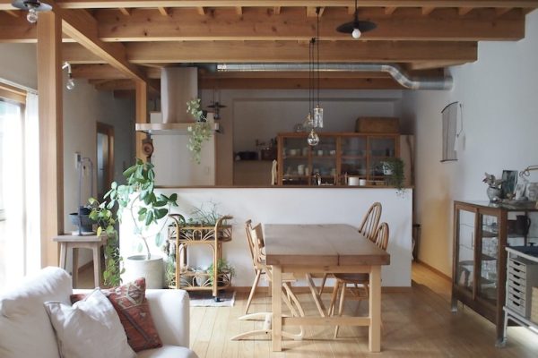 【1F】オール無垢材の温かみのあるナチュラルな空間