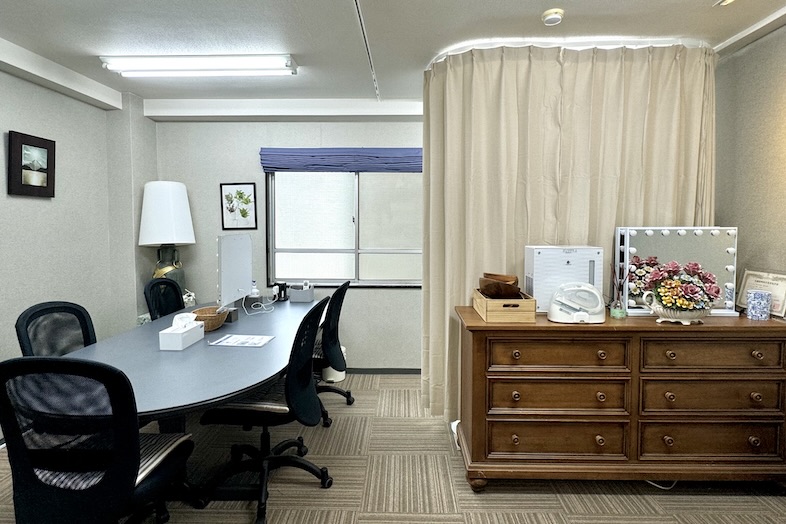 神南セレクトスペース｜カーテン間仕切り付きのメイク・控え室