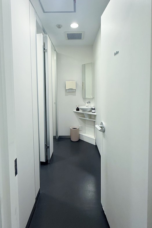 116 Studio AOYAMA｜女性用トイレ（個室×2）