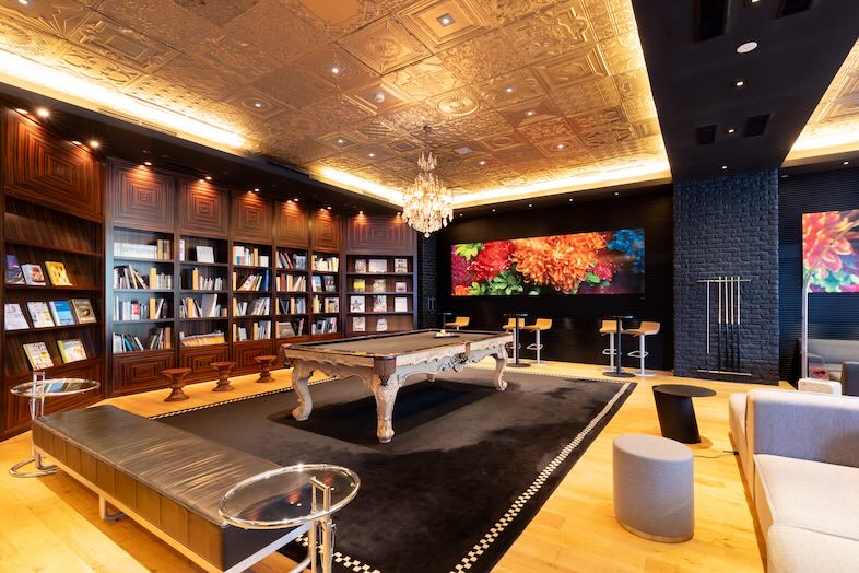 GOBLIN.お台場BLDG店 -LOUNGE-｜背景となるスポットが豊富なため雑誌撮影やスタイリング撮影に