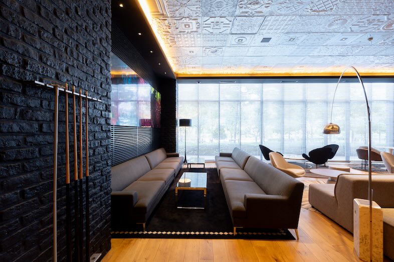 GOBLIN.お台場BLDG店 -LOUNGE-｜ワークシーン・ミーティングシーンの撮影にもおすすめ