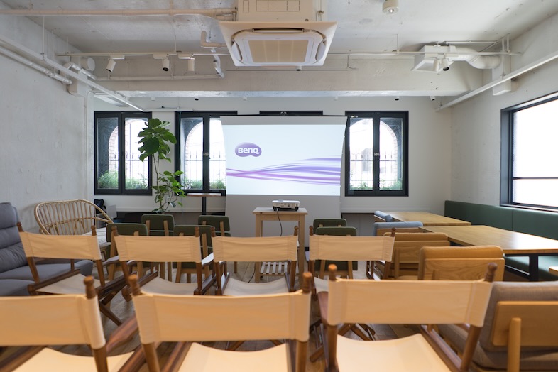 GOBLIN.渋谷BLDG店 -LOUNGE-｜客席側からなら臨場感たっぷりのカットが撮れる