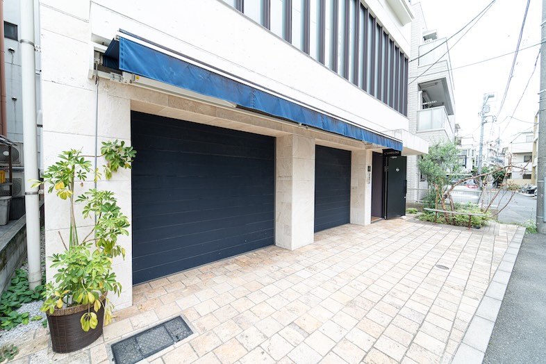 GOBLIN.神宮前GALLERY店｜【1F】スタイリッシュな外観