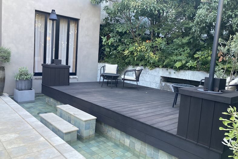 NEEDS表参道(旧 表参道TERRACE)｜非日常感のある撮影に！ホテル・リゾートのような『撮影スタジオ』