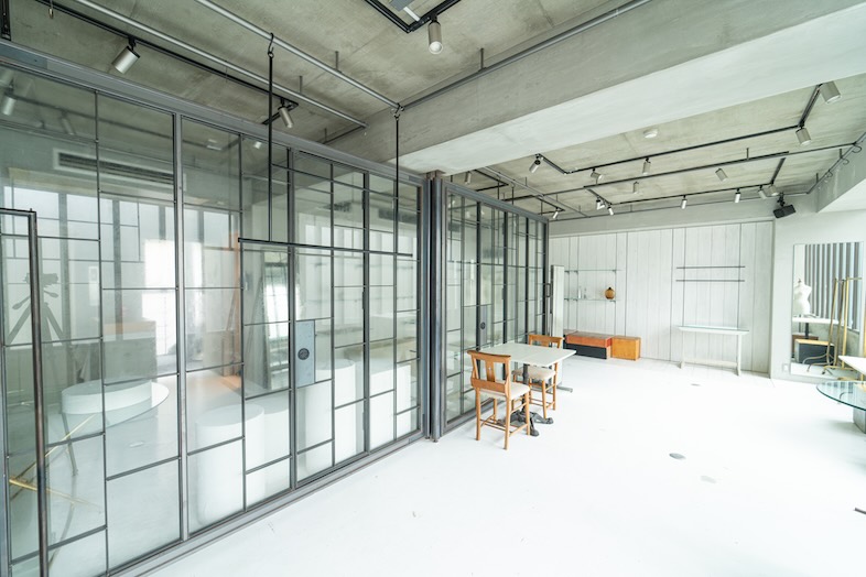 GOBLIN.神宮前GALLERY店｜【2F】おしゃれなパーティションがあるので、企業展示会・合同展示・メディア発表会にもフィット