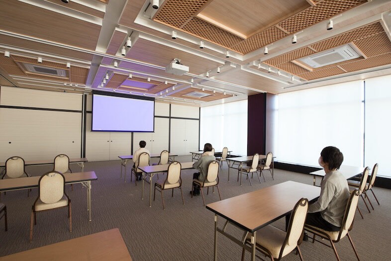 GOBLIN.登戸HALL店｜対話型・参加型のセミナーなど、登壇者と参加者の距離感も調節できる