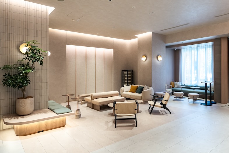 NEEDS表参道(旧 表参道TERRACE)｜【ロビー】シンプルな背景なのでアパレル撮影にもおすすめ