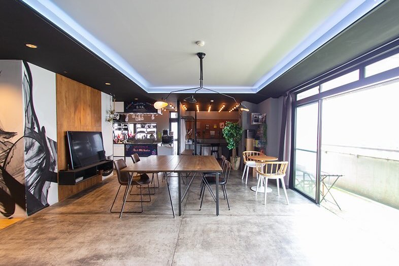 GOBLIN.川崎LOUNGE店｜【Lounge Space】ライフスタイル撮影や対談シーンを一続きで収録できるラウンジ全景