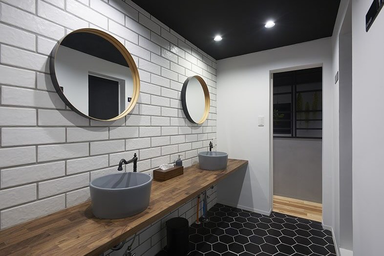 GOBLIN.川崎LOUNGE店｜【お手洗い】デザイン性が高い洗面＆トイレ