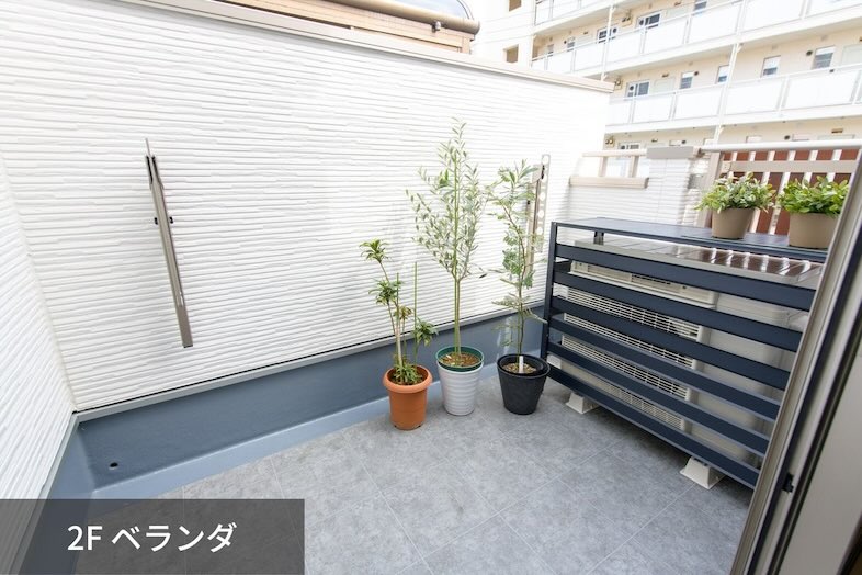 ヒカリノイエ目黒｜【2F/ベランダ】家庭菜園シーンなども撮影可能