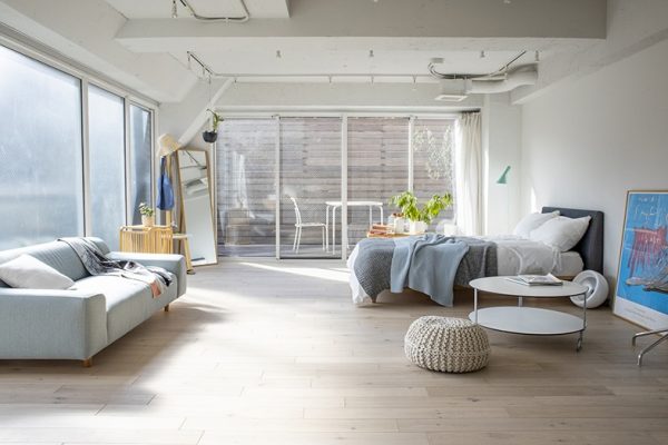 【3F】タイルカーペットを取外すと白木風の無垢フローリングに